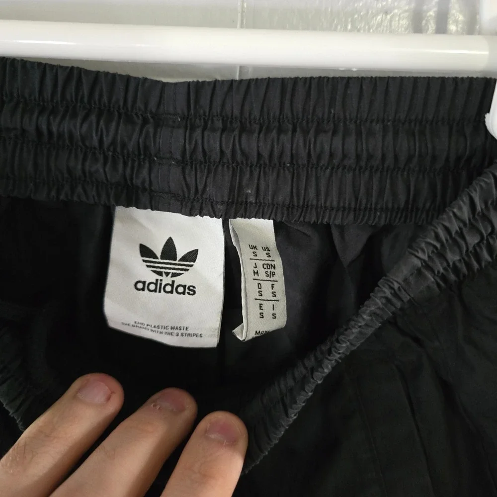 Adidas‎ Cargo Shorts Mens Small Black Multi Color Stacked Logo Trefoil Nylon